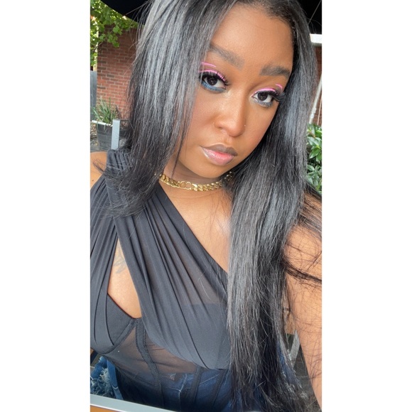 Meet Your Posher , Yuni - Picture 10 of 15